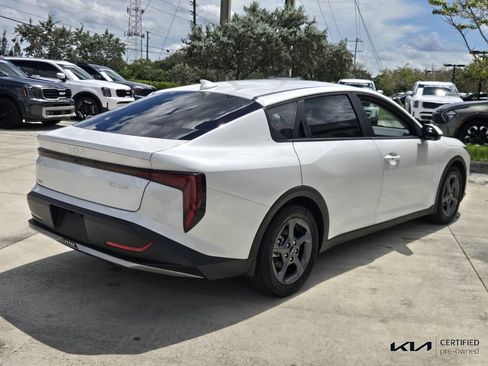 Certified 2025 Kia K4 FWD image 7