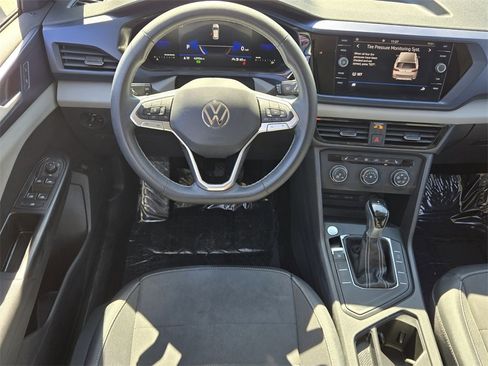 Certified 2022 Volkswagen Taos SE w/ IQ.Drive SE Package image 14