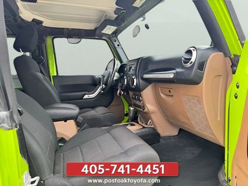 Used 2012 Jeep Wrangler Rubicon w/ PWR Convenience Group AWD/4WD image 23