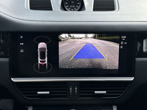 Certified 2022 Porsche Cayenne S image 13