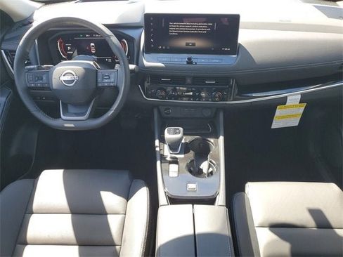 New 2025 Nissan Rogue SL w/ Tech Package FWD image 8