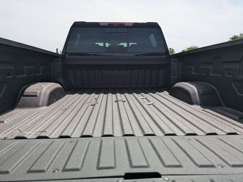 New 2026 GMC Sierra 2500 AT4X w/ LPO, Black Badging Package AWD/4WD image 17