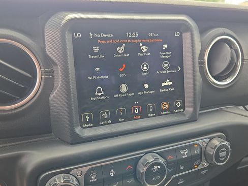 Used 2021 Jeep Gladiator Overland AWD/4WD image 14