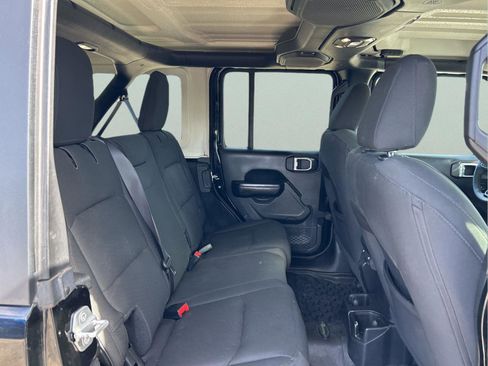 Used 2019 Jeep Wrangler Unlimited Sport S image 29