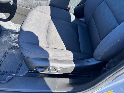 Used 2022 Chevrolet Malibu LT image 18