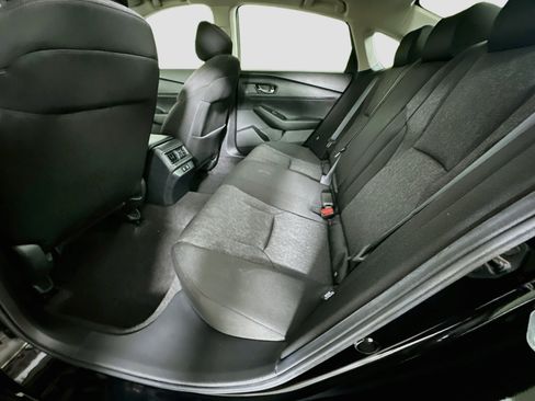 Used 2025 Honda Accord SE image 27