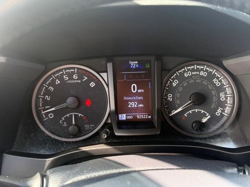 Used 2020 Toyota Tacoma TRD Off-Road image 19