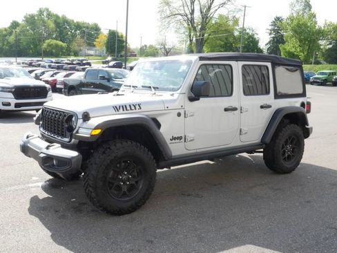 Used 2024 Jeep Wrangler Unlimited Sport AWD/4WD image 7