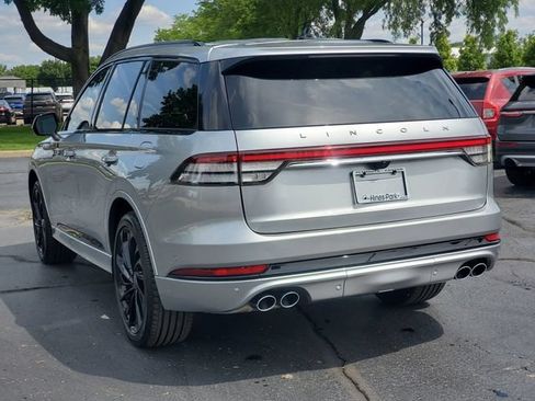 Used 2024 Lincoln Aviator Reserve w/ Jet Package AWD/4WD image 3