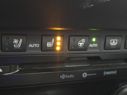 Used 2019 Lexus ES 300h w/ Accessory Package 2 image 8