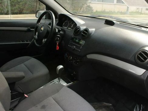 Used 2009 Chevrolet Aveo LT w/ Power and Convenience Package FWD image 13