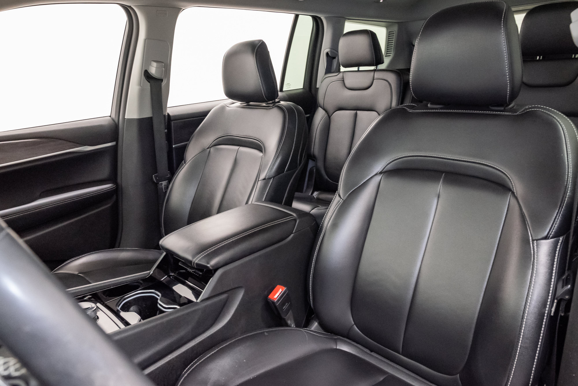 Used 2023 Jeep Grand Cherokee L Limited AWD/4WD image 12