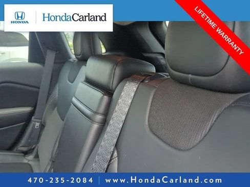 Used 2018 Jeep Cherokee Latitude Plus w/ Comfort/Convenience Group FWD image 12