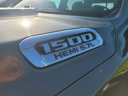 Used 2022 RAM 1500 Limited w/ Body Color Bumper Group AWD/4WD image 9