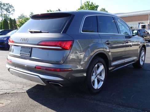 Certified 2025 Audi Q7 Premium image 5