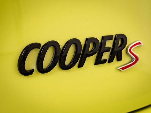 Used 2023 MINI Cooper S w/ Signature Upholstery Package image 16