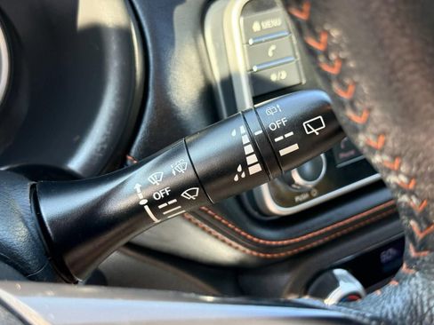 Used 2019 Nissan Kicks SR FWD image 35
