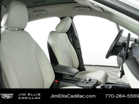 Used 2021 Ford Mustang Mach-E Premium image 23