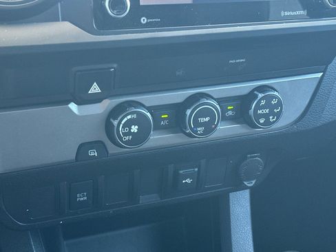 Used 2022 Toyota Tacoma SR w/ SR Convenience Package image 26