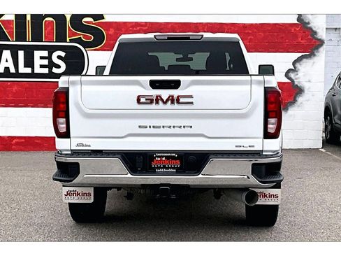 Used 2023 GMC Sierra 2500 SLE w/ SLE Value Package; image 4