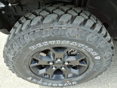 Used 2022 Jeep Wrangler Willys AWD/4WD image 33