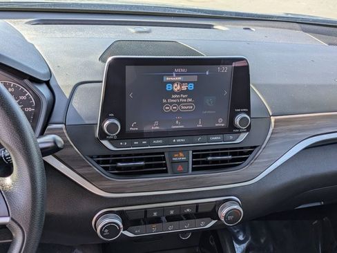 Used 2024 Nissan Altima 2.5 SV image 19