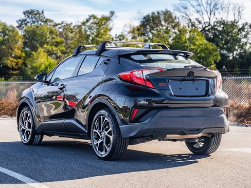 Used 2021 Toyota C-HR XLE image 5