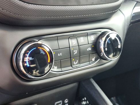 Used 2023 Chevrolet TrailBlazer LT w/ LPO, Blackout Package AWD/4WD image 20