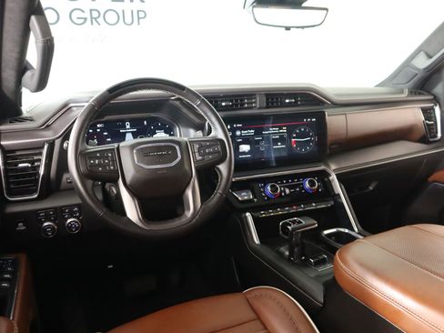 Used 2025 GMC Sierra 1500 Denali Ultimate image 2