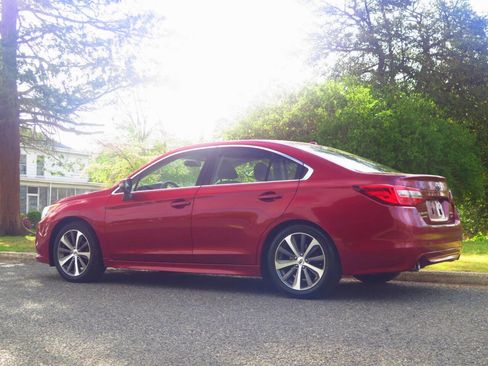 Used 2015 Subaru Legacy 2.5i Limited AWD/4WD image 3