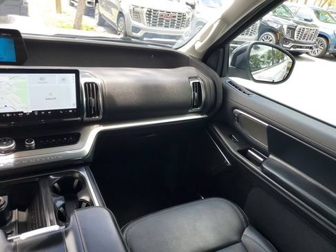 Used 2025 Ford Expedition Max Platinum AWD/4WD image 15