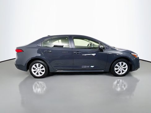 Used 2025 Toyota Corolla LE image 3