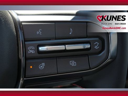 Used 2026 GMC Canyon AT4X w/ LPO, Black Badging Package AWD/4WD image 50