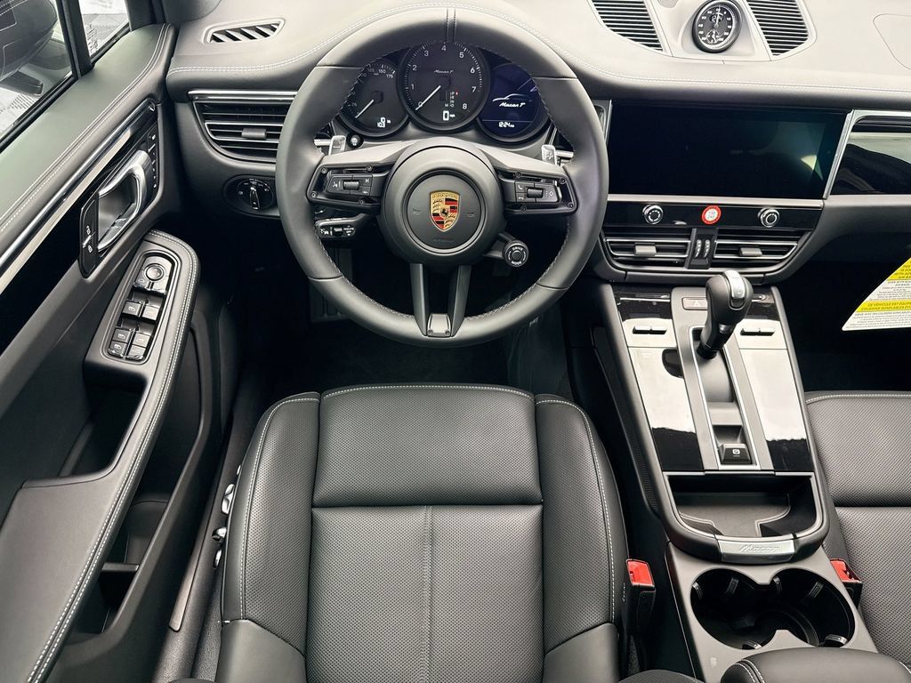 Used 2026 Porsche Macan AWD/4WD image 13