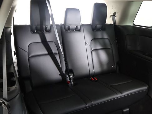 Used 2023 Nissan Pathfinder SL w/ Black Appearance Package AWD/4WD image 39