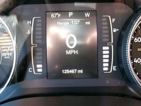 Used 2016 Jeep Cherokee Latitude w/ Cold Weather Group AWD/4WD image 14