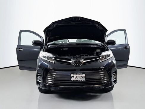 Used 2018 Toyota Sienna Limited FWD image 21