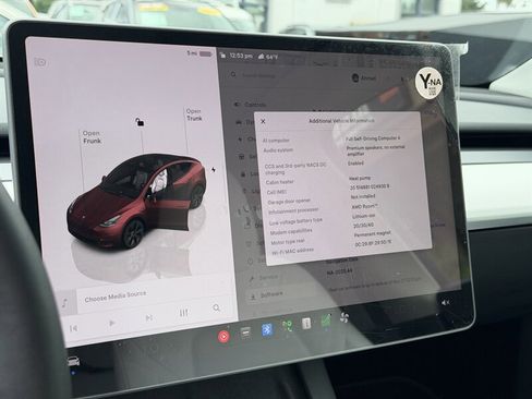 Used 2024 Tesla Model Y 2WD image 18