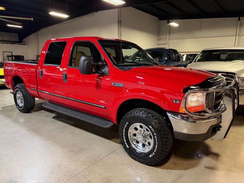 Used 1999 Ford F250 Lariat image 1