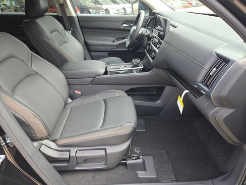 New 2026 Nissan Pathfinder SL FWD image 20