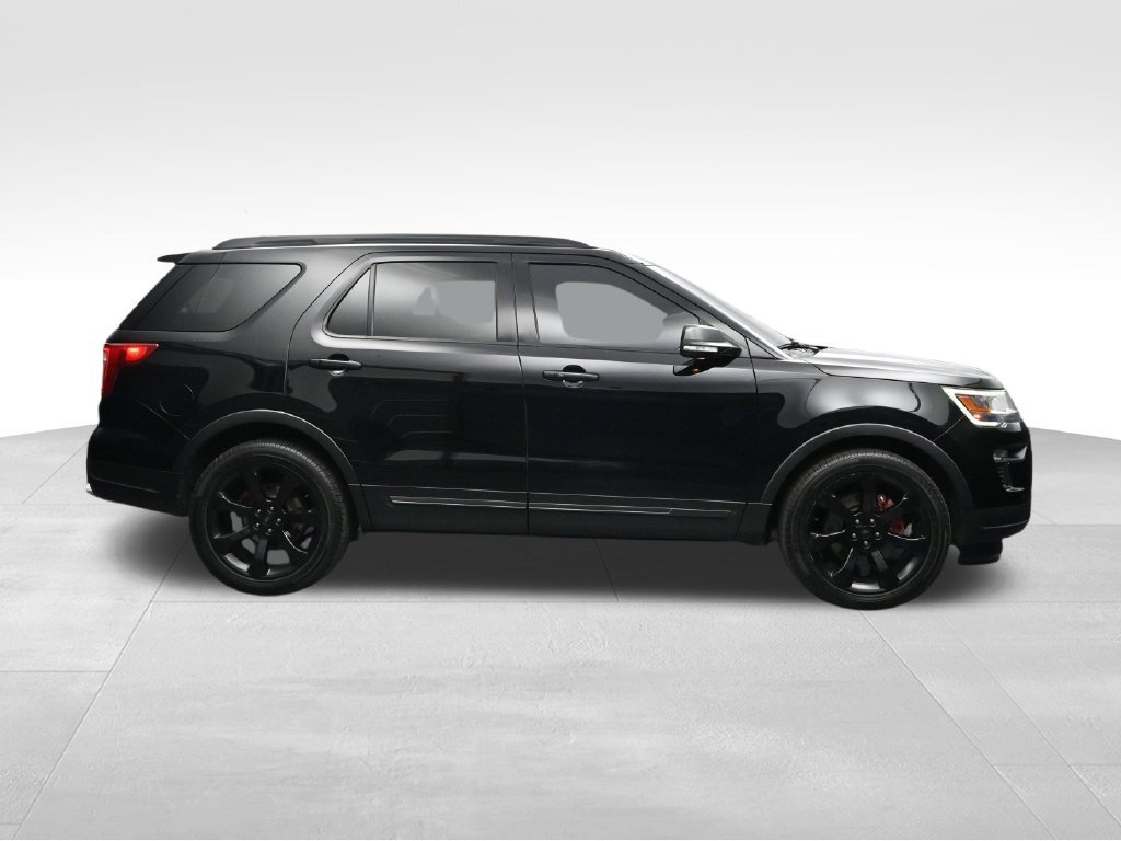 Used 2018 Ford Explorer XLT w/ XLT Appearance Package AWD/4WD image 6