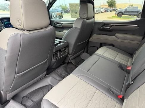 Used 2023 Chevrolet Silverado 1500 ZR2 w/ Technology Package AWD/4WD image 20