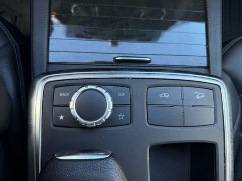 Used 2015 Mercedes-Benz GL 450 4MATIC image 22