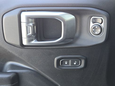 Used 2024 Jeep Wrangler Sport S image 23