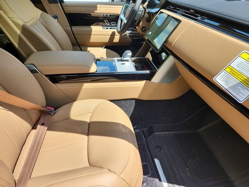 New 2026 Land Rover Range Rover Long Wheelbase SE AWD/4WD image 3