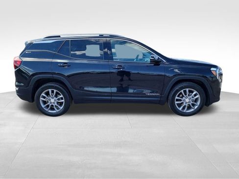 Used 2024 GMC Terrain SLT image 9