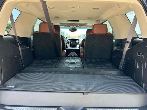 Used 2015 Cadillac Escalade Premium AWD/4WD image 12