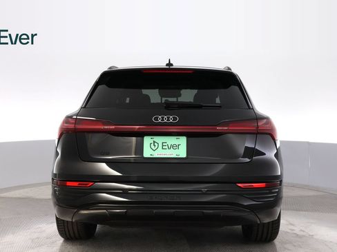Used 2024 Audi Q8 e-tron Premium AWD/4WD image 15