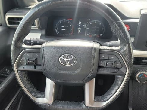 Used 2024 Toyota Tacoma TRD Off-Road image 15
