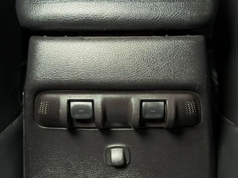 Used 2015 Jeep Wrangler Unlimited Rubicon w/ Connectivity Group AWD/4WD image 9